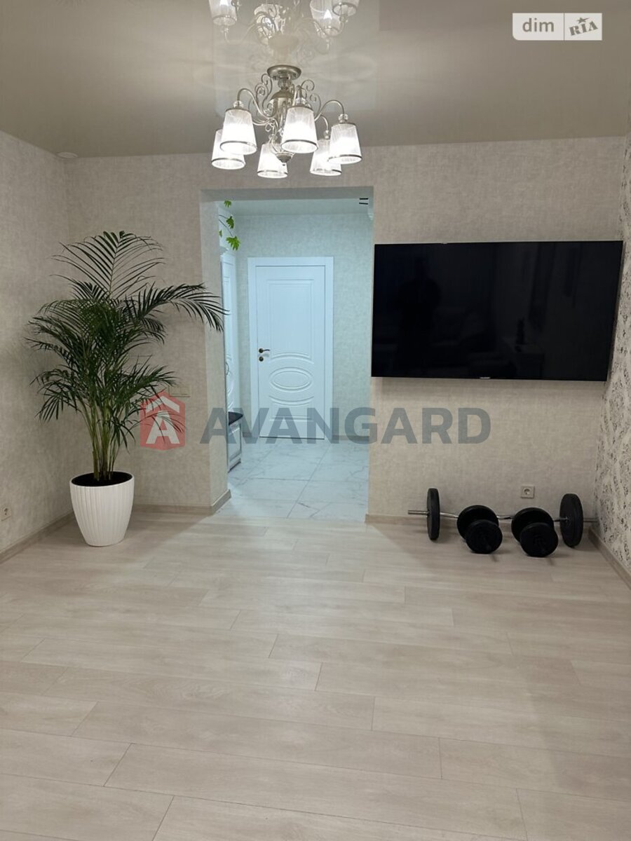 3 ��. ��������, 80/60/17 ��. �., 3/3 ������ ���� 8