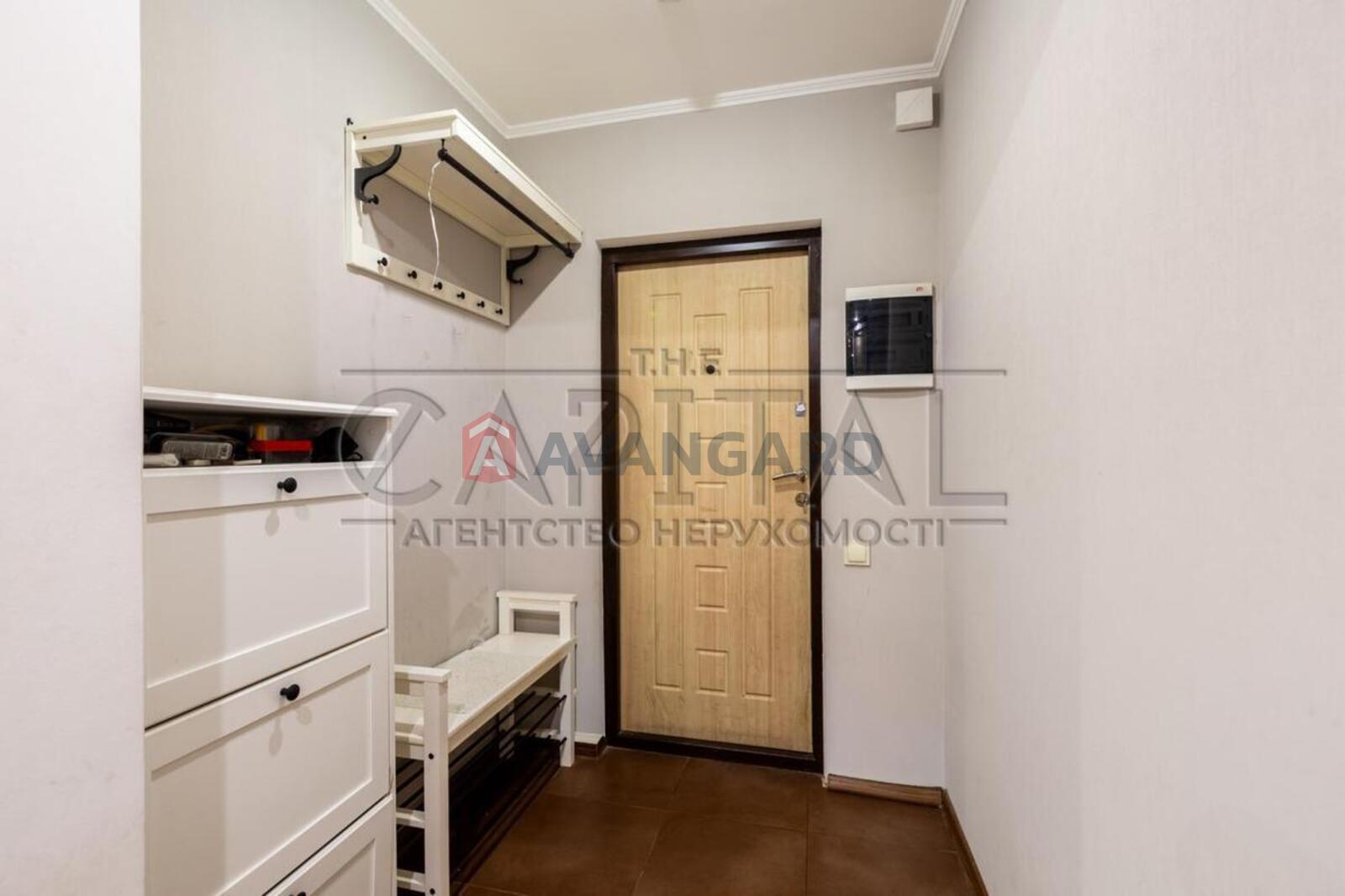 4 ��. ��������, 92/35/11 ��. �., 12/15 ������ ���� 9