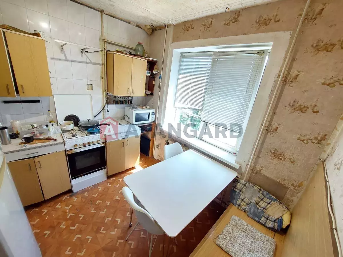 2 ��. ��������, 56/33/8 ��. �., 6/9 ������ ���� 1