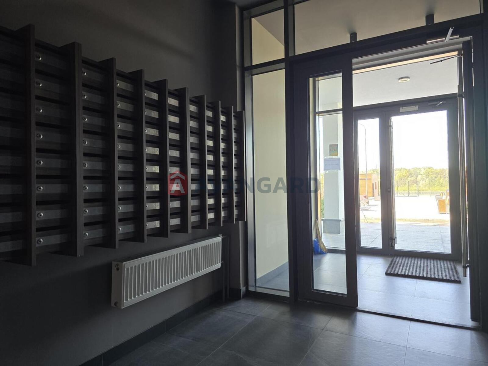 2 ��. ��������, 67/34/18 ��. �., 15/17 ������ ���� 11