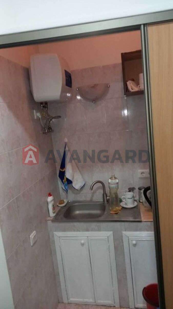 2 ��. ��������, 43/-/3 ��. �., 1/3 ������ ���� 9