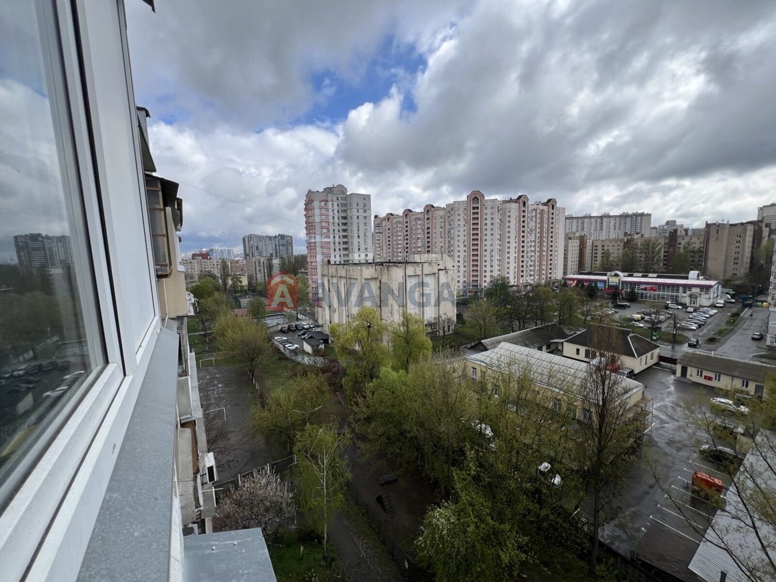 2 ����. ��������, 51.7/30.9/8 ��. �., 10/10 ���� ���� 14