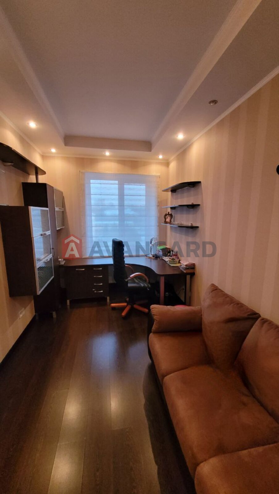 4 ��. ��������, 150/-/41 ��. �., 7/12 ������ ���� 18