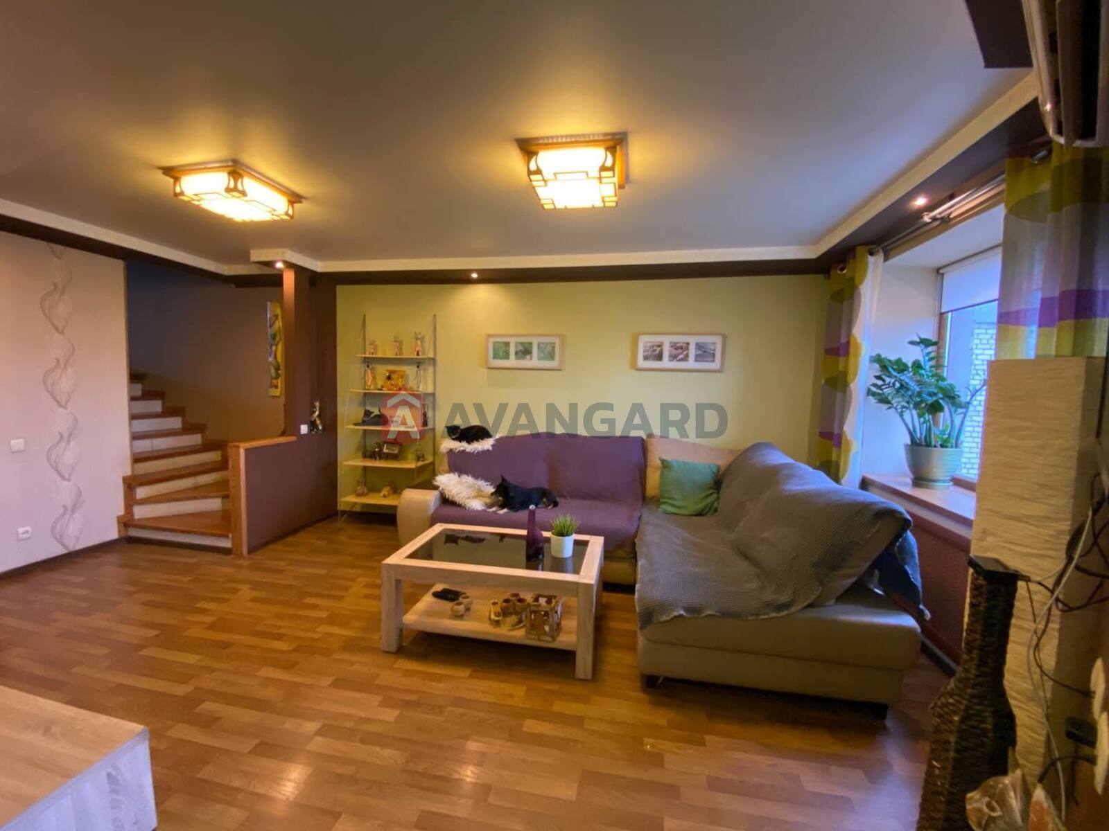 3 ��. ��������, 93,44/32,2/28,4 ��. �., 6/13 ������ ���� 1