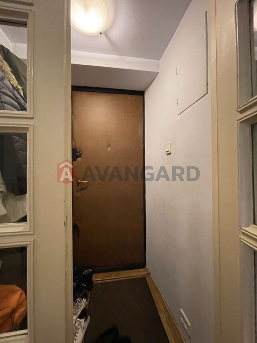 3 ��. ��������, 100/-/12 ��. �., 4/5 ������ ���� 22