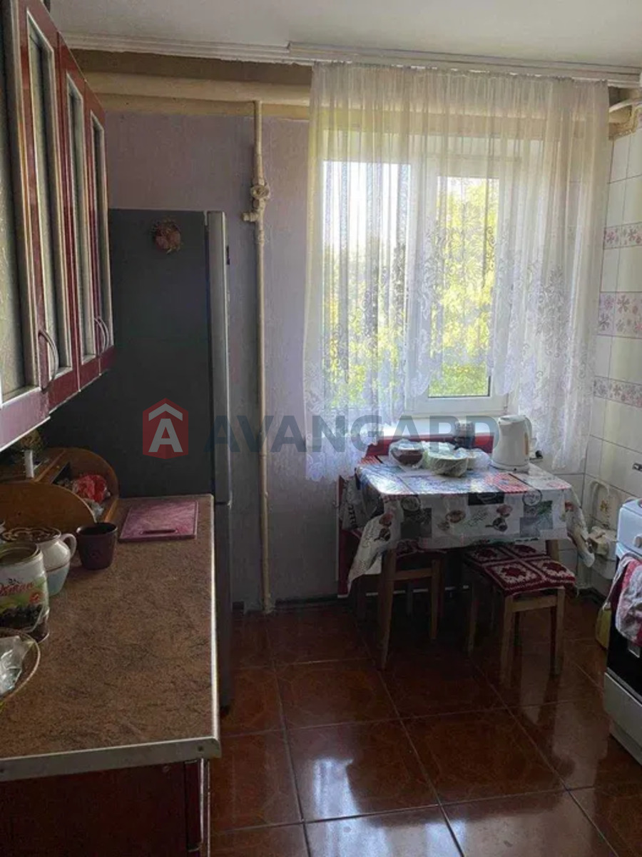 3 ��. ��������, 64/-/8 ��. �., 5/5 ������ ���� 17