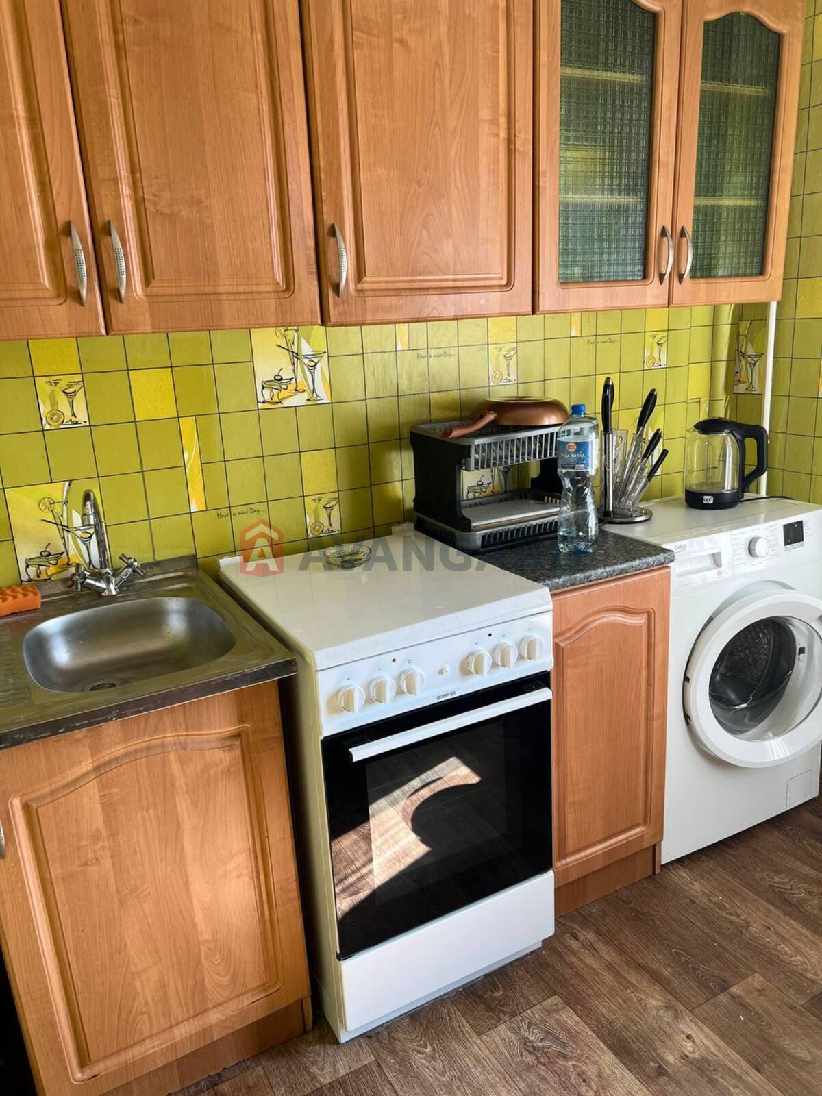 1 ��. ��������, 33/18/8 ��. �., 7/9 ������ ���� 7