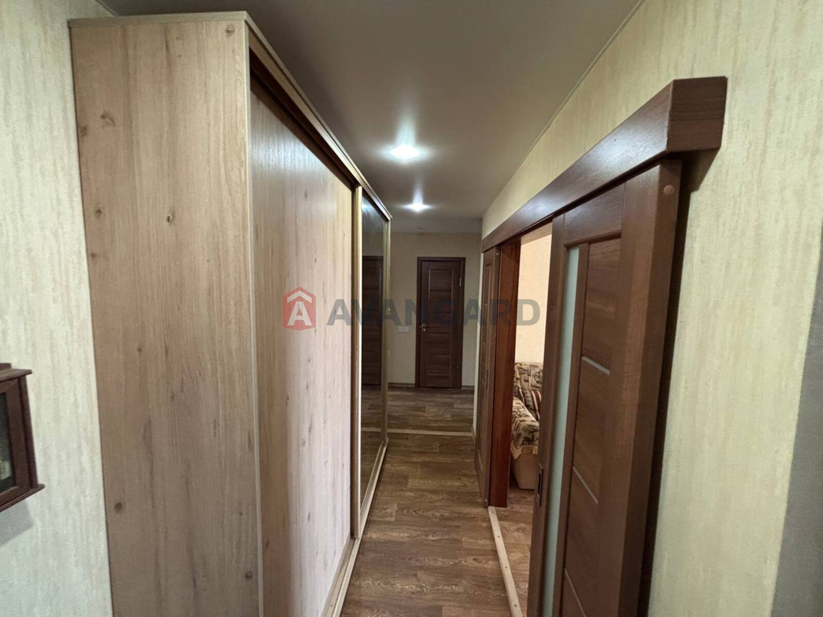 3 ��. ��������, 72/-/9 ��. �., 7/9 ������ ���� 6