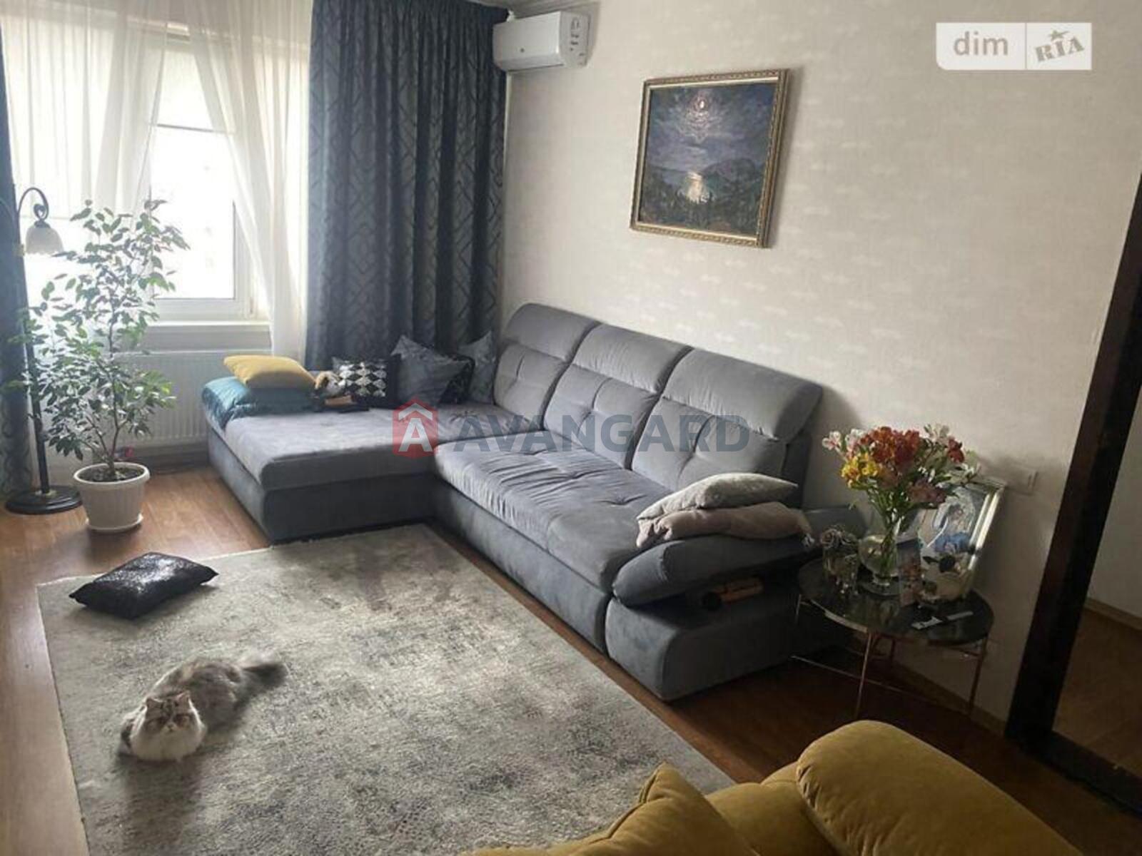 3 ��. ��������, 78/40/8 ��. �., 9/10 ������ ���� 8