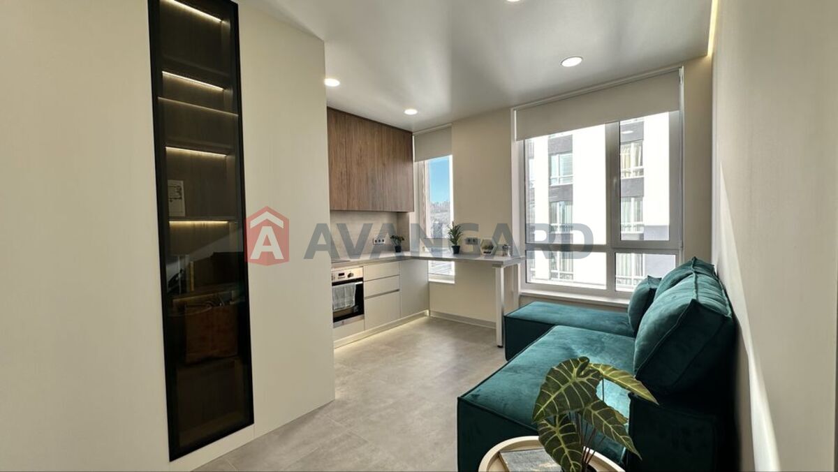 1 ��. ��������, 37/18/10 ��. �., 8/21 ������ ���� 8