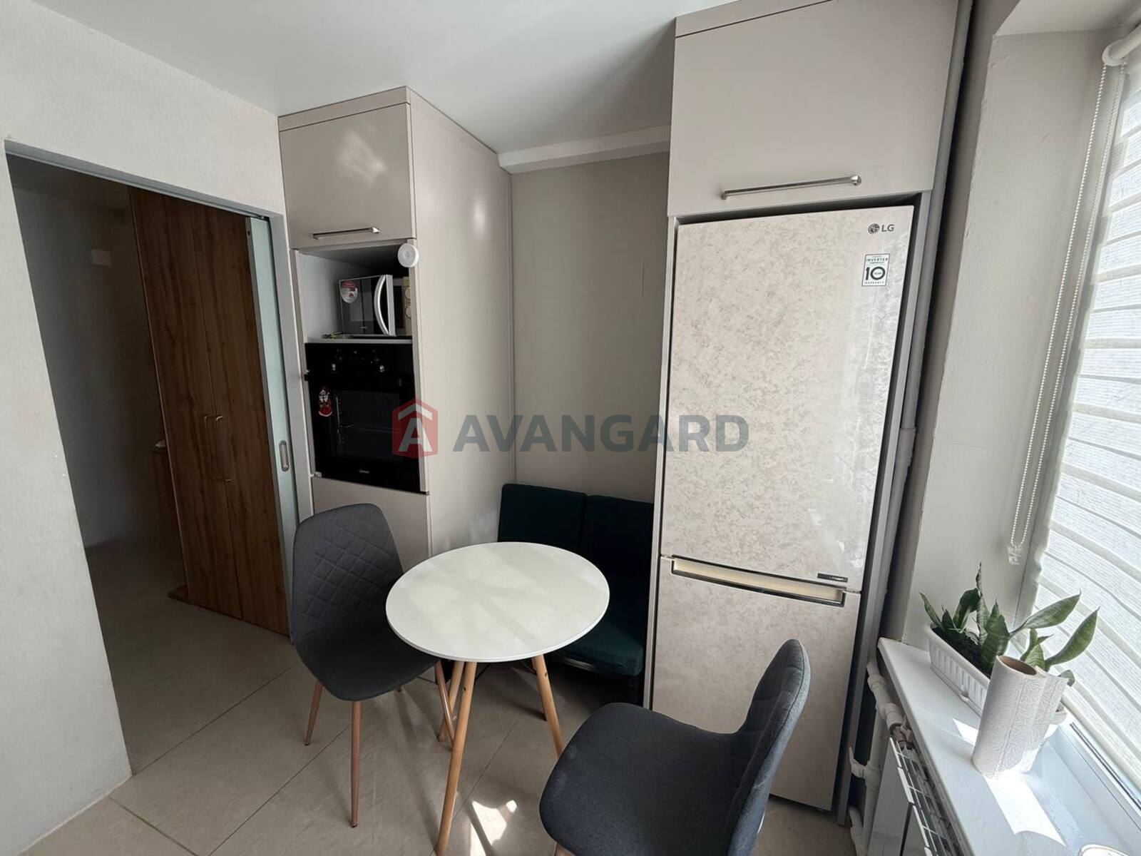 3 ��. ��������, 69/45/8 ��. �., 4/9 ������ ���� 14