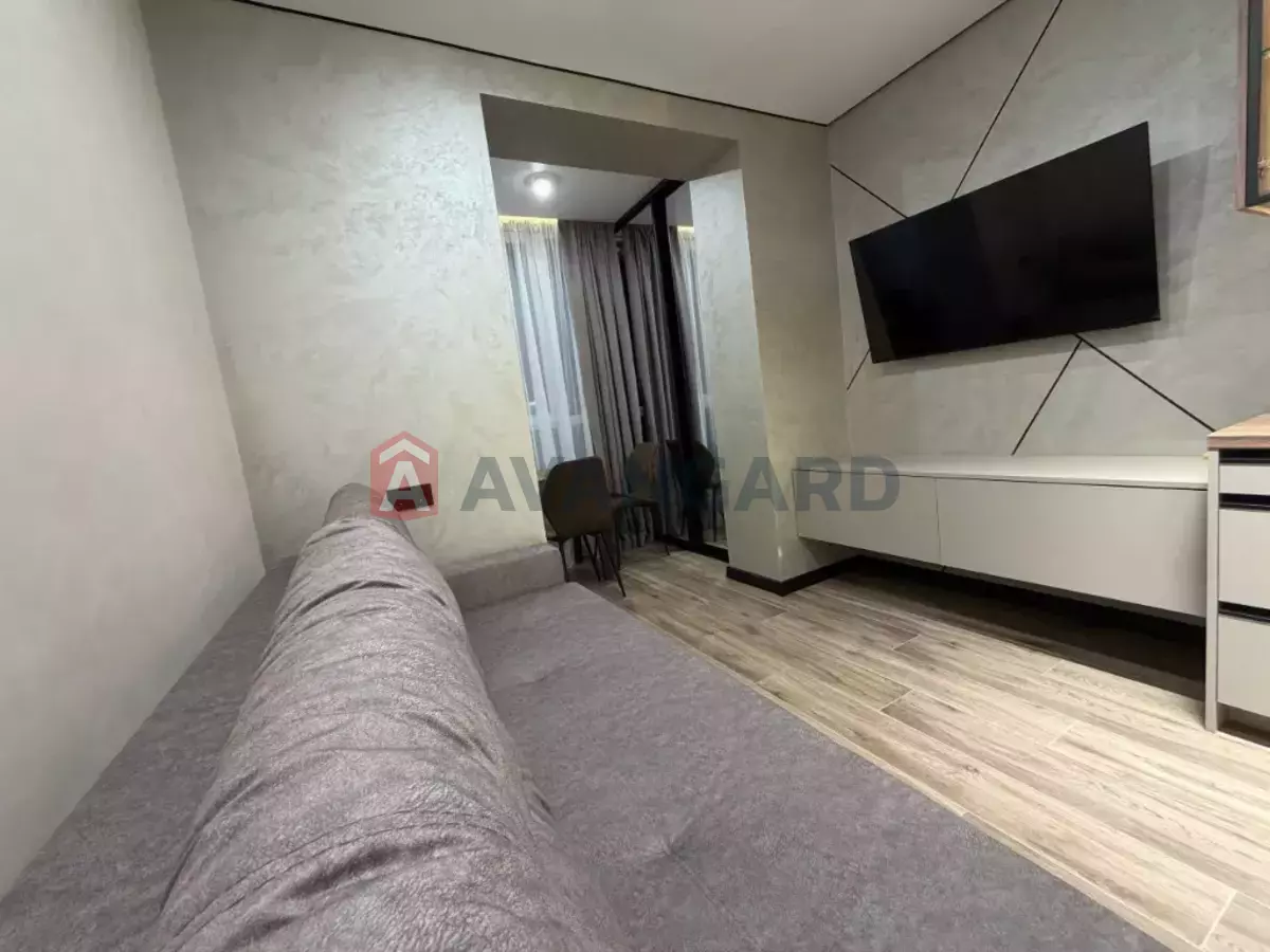 2 ��. ��������, 73/40/15 ��. �., 6/10 ������ ���� 19