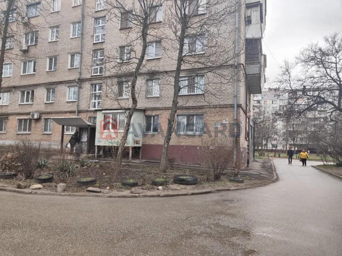 2 ��. ��������, 53/-/22 ��. �., 1/5 ������ ���� 3