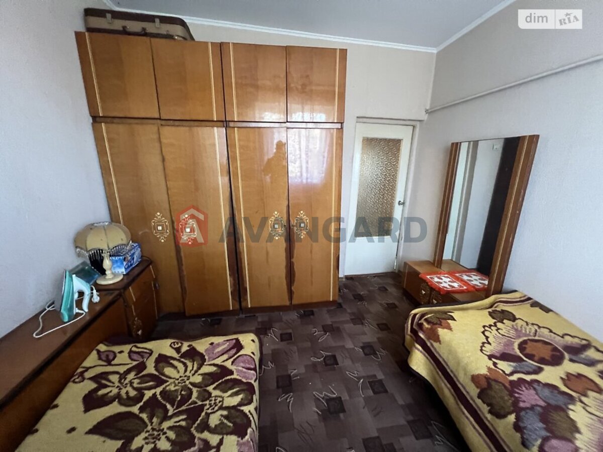 3 ����. ��������, 57/-/- ��. �., 1/2 ���� ���� 3