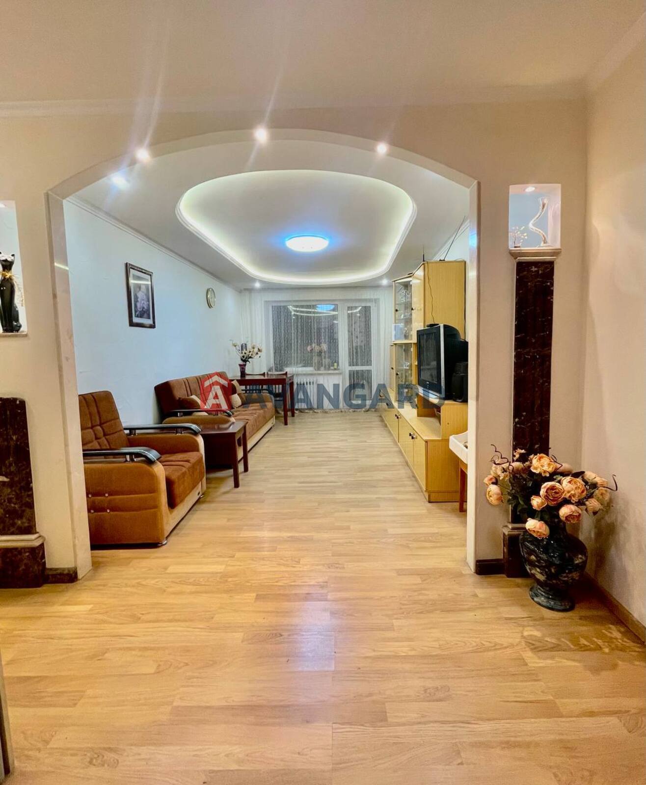 3 ����. ��������, 83.7/51,2/20 ��. �., 4/16 ���� ���� 7