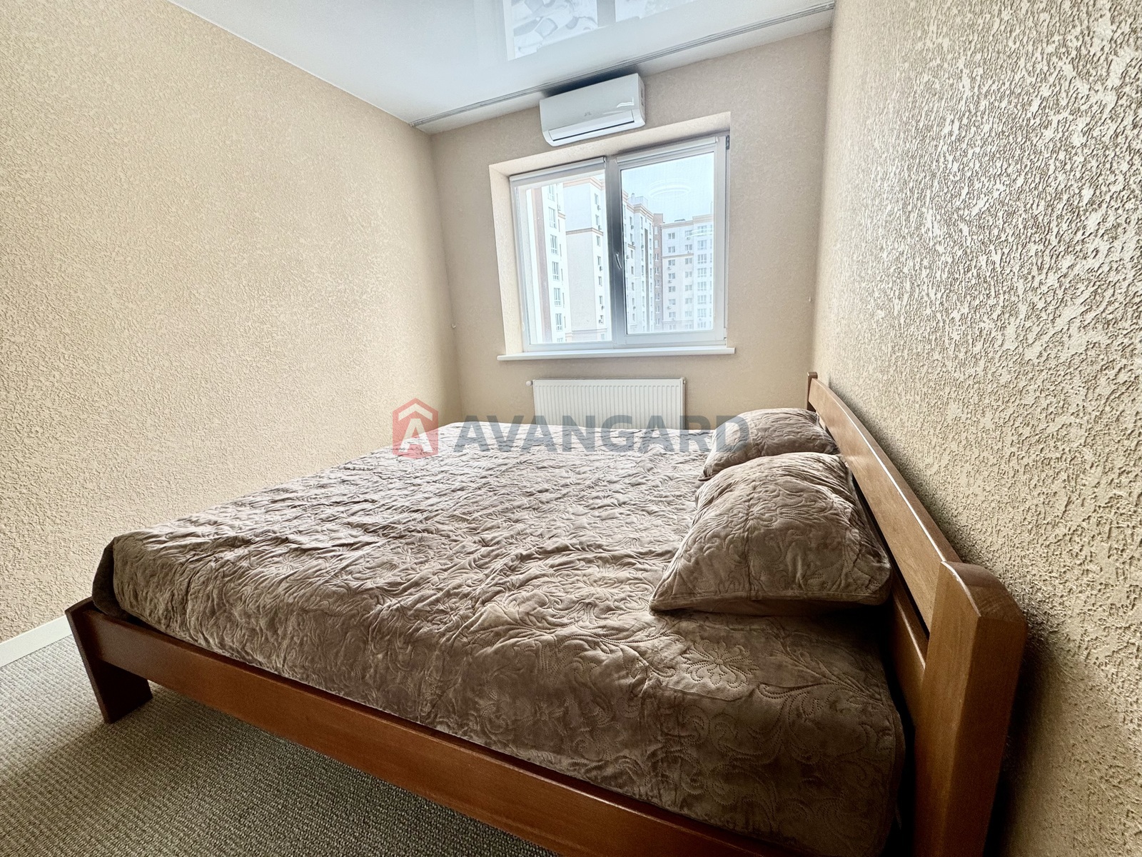 3 ��. ��������, 81/44/20 ��. �., 4/10 ������ ���� 14