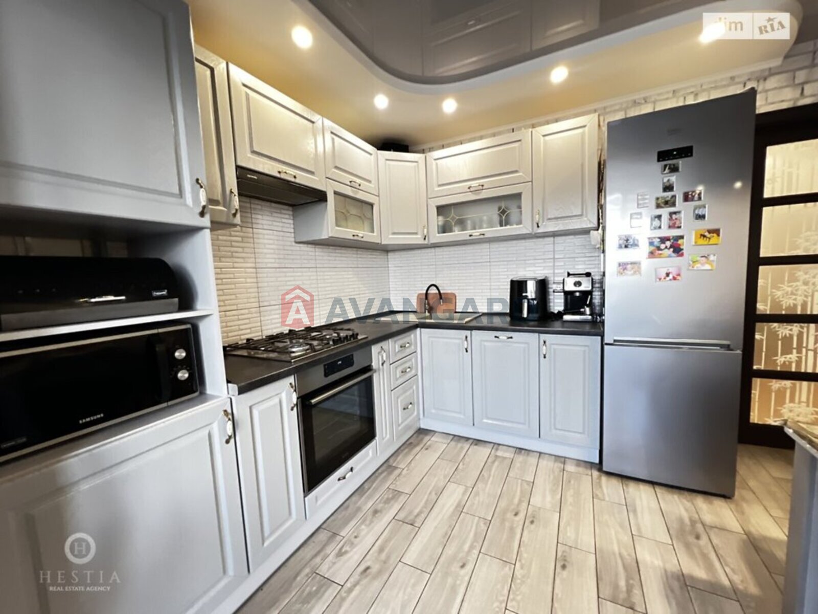 3 ��. ��������, 68/-/12 ��. �., 4/10 ������ ���� 24