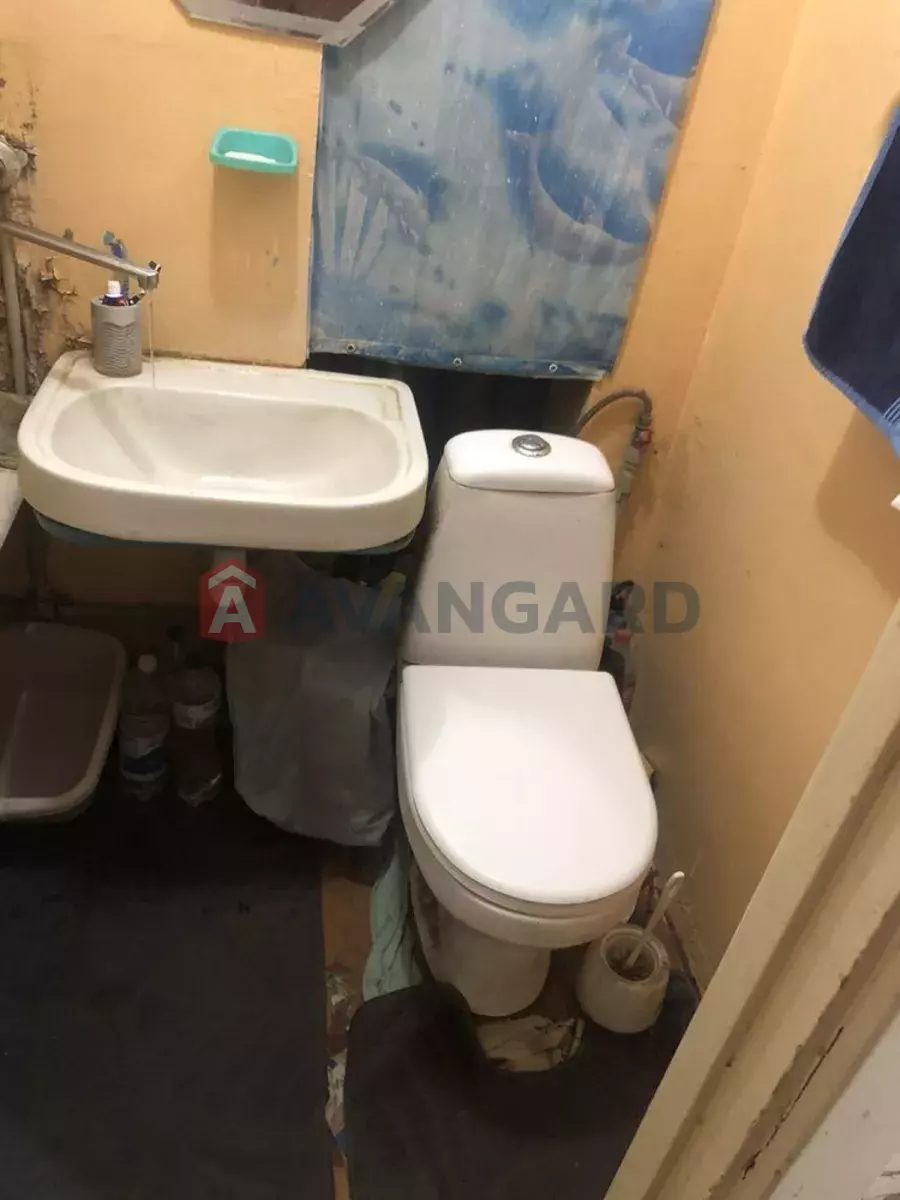 1 ��. ��������, 33/-/4 ��. �., 4/5 ������ ���� 6