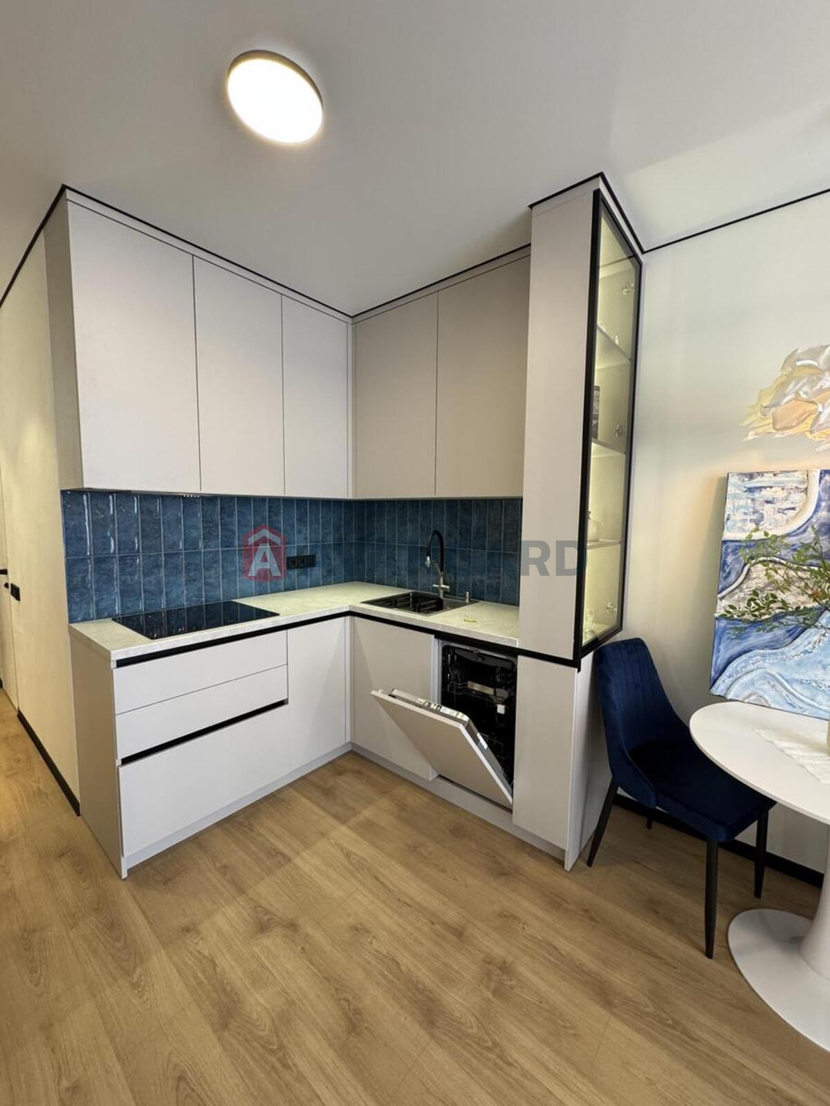 1 ��. ��������, 43/15/24 ��. �., 4/25 ������ ���� 14