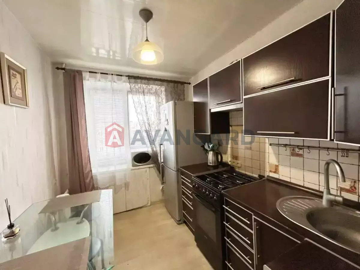 1 ��. ��������, 33/18/6 ��. �., 9/10 ������ ���� 7