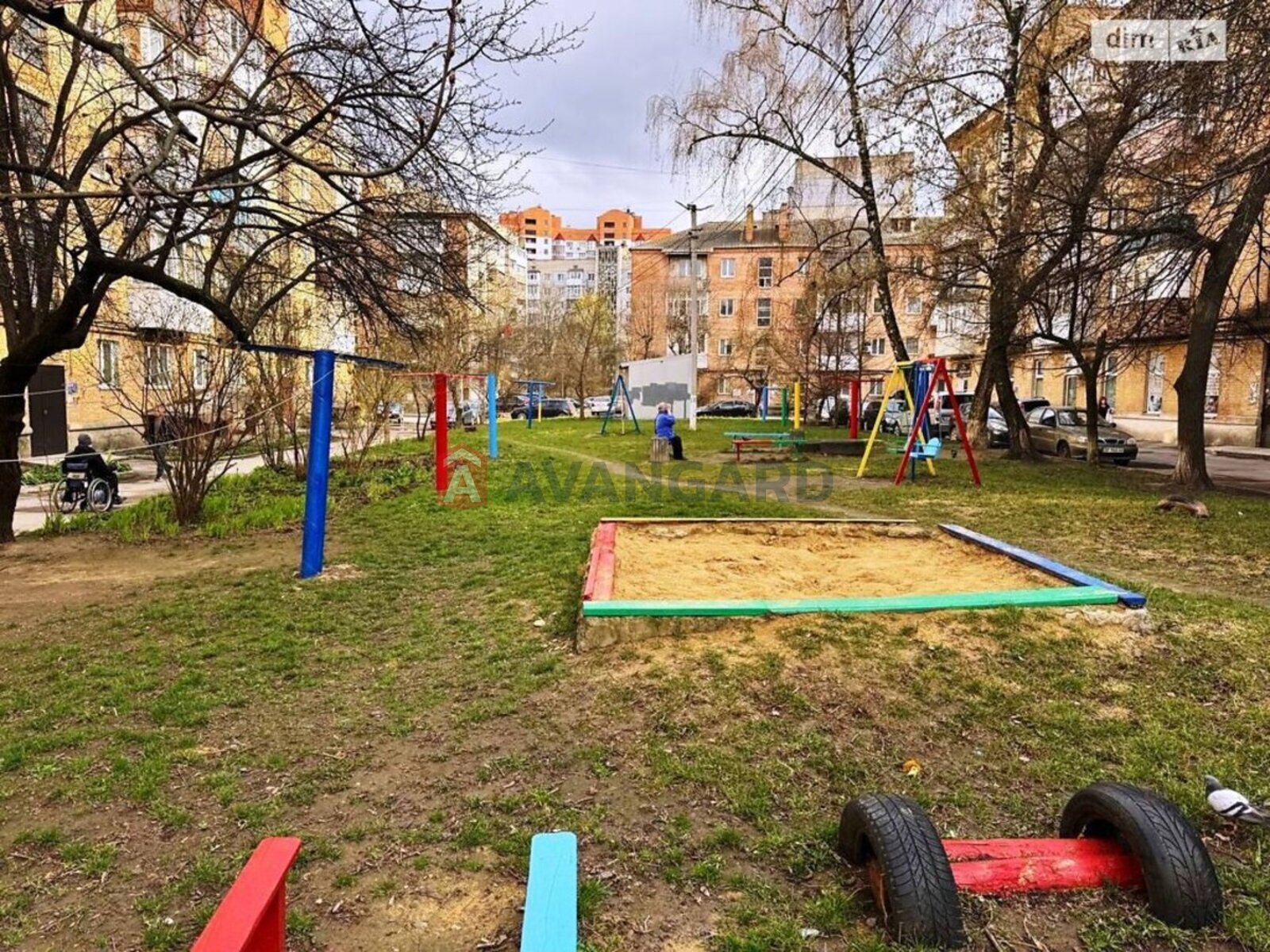 2 ����. ��������, 43/27/7 ��. �., 2/5 ���� ���� 10