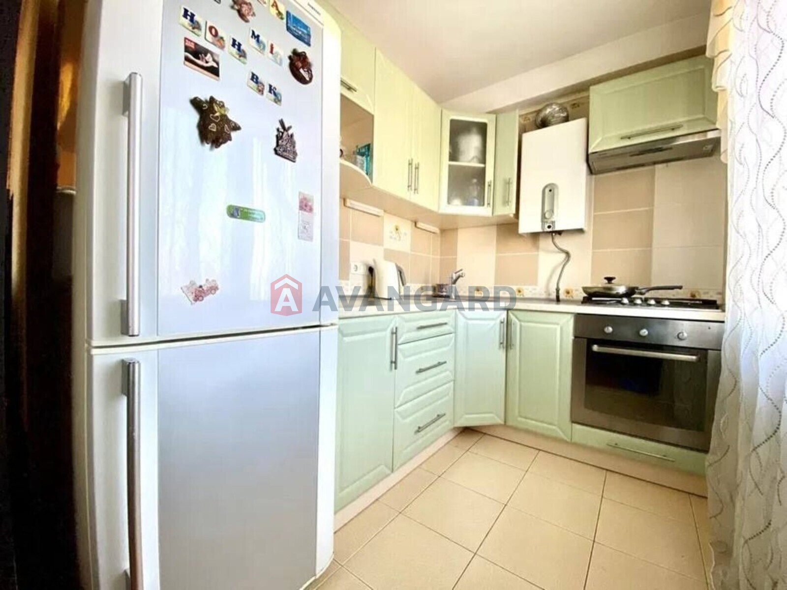 3 ��. ��������, 57/-/23 ��. �., 5/5 ������ ���� 7