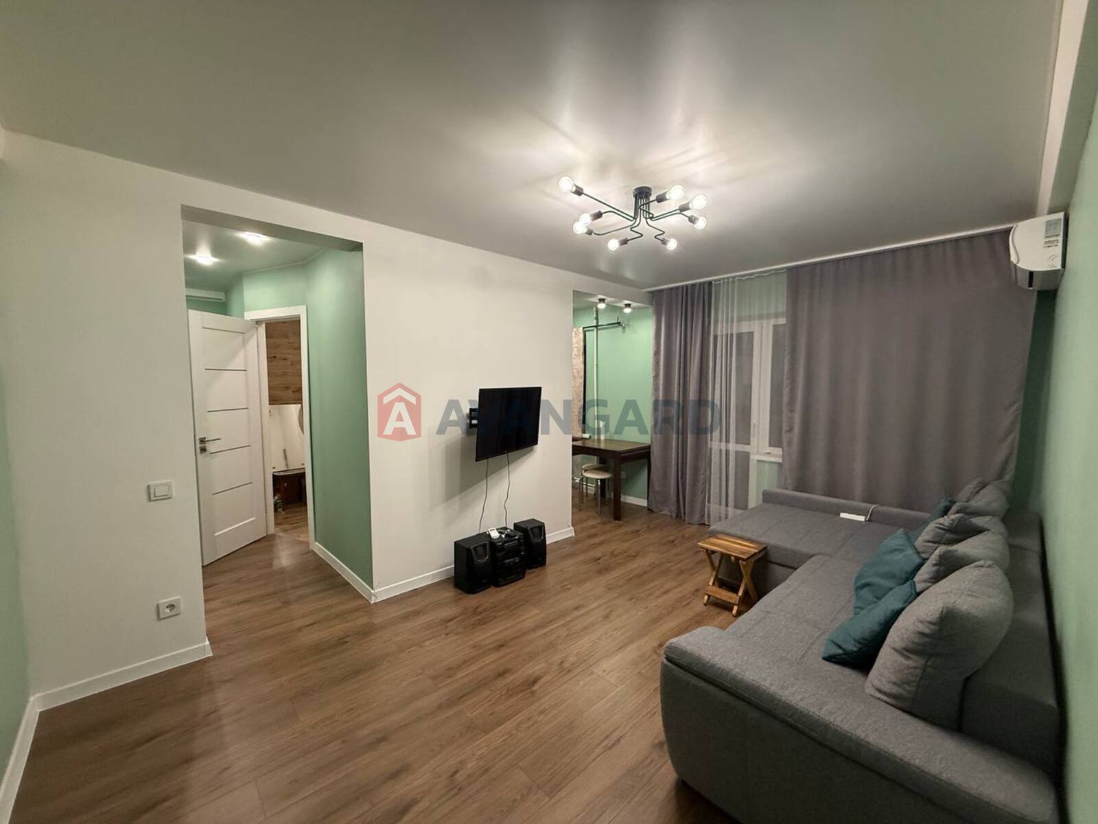 3 ����. ��������, 54/30/7 ��. �., 3/5 ���� ���� 12