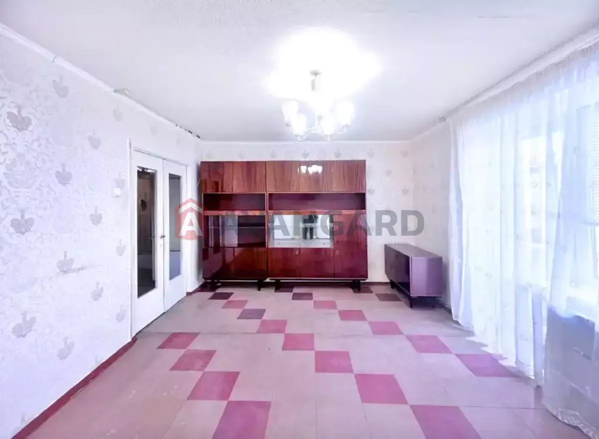 3 ��. ��������, 73/40/9 ��. �., 14/14 ������ ���� 2