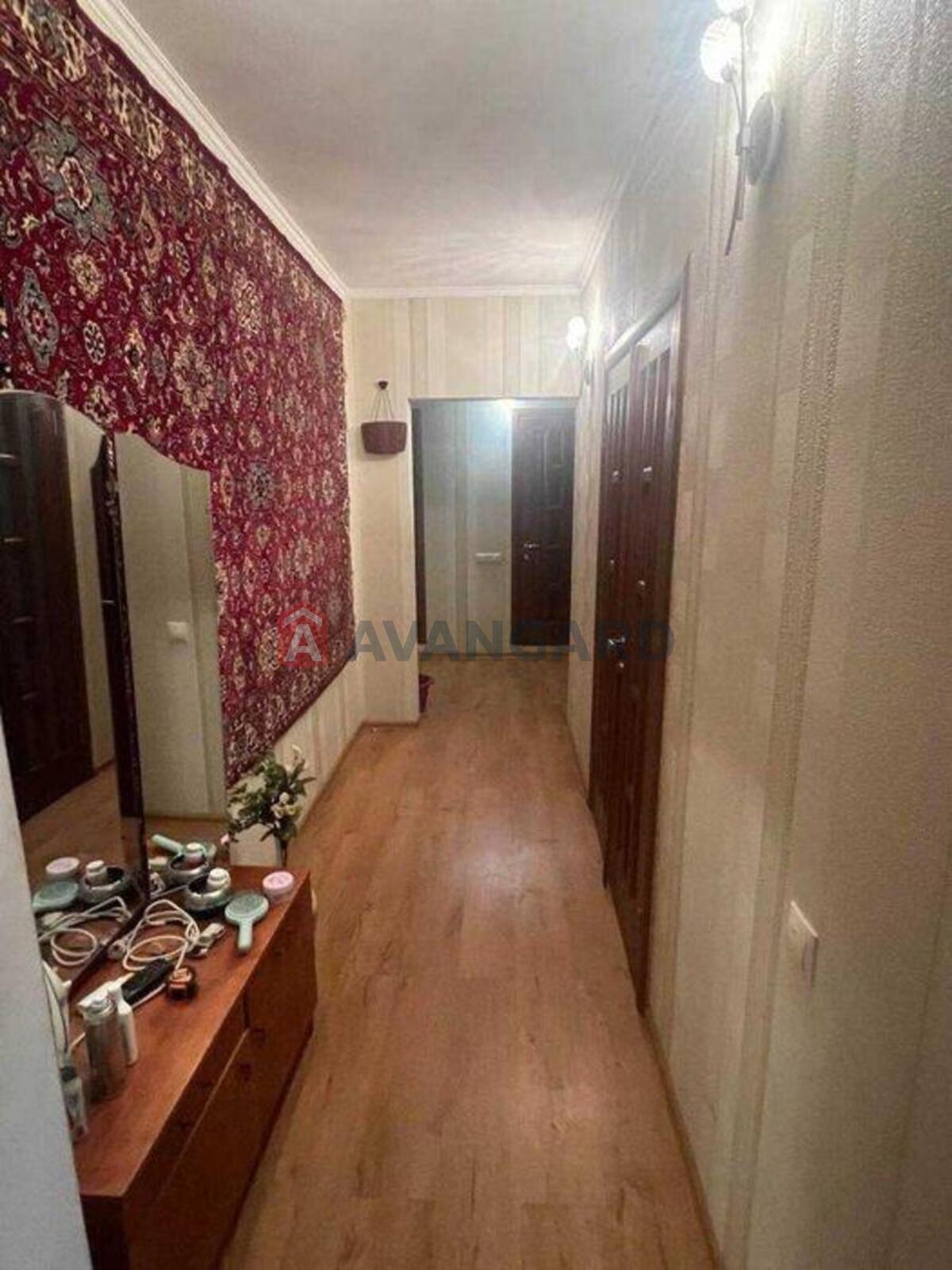 3 ��. ��������, 70/-/9 ��. �., 2/10 ������ ���� 6