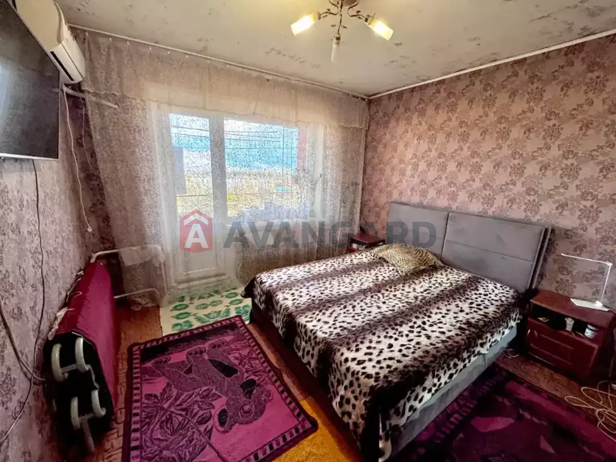 3 ��. ��������, 71/43/8 ��. �., 9/9 ������ ���� 8