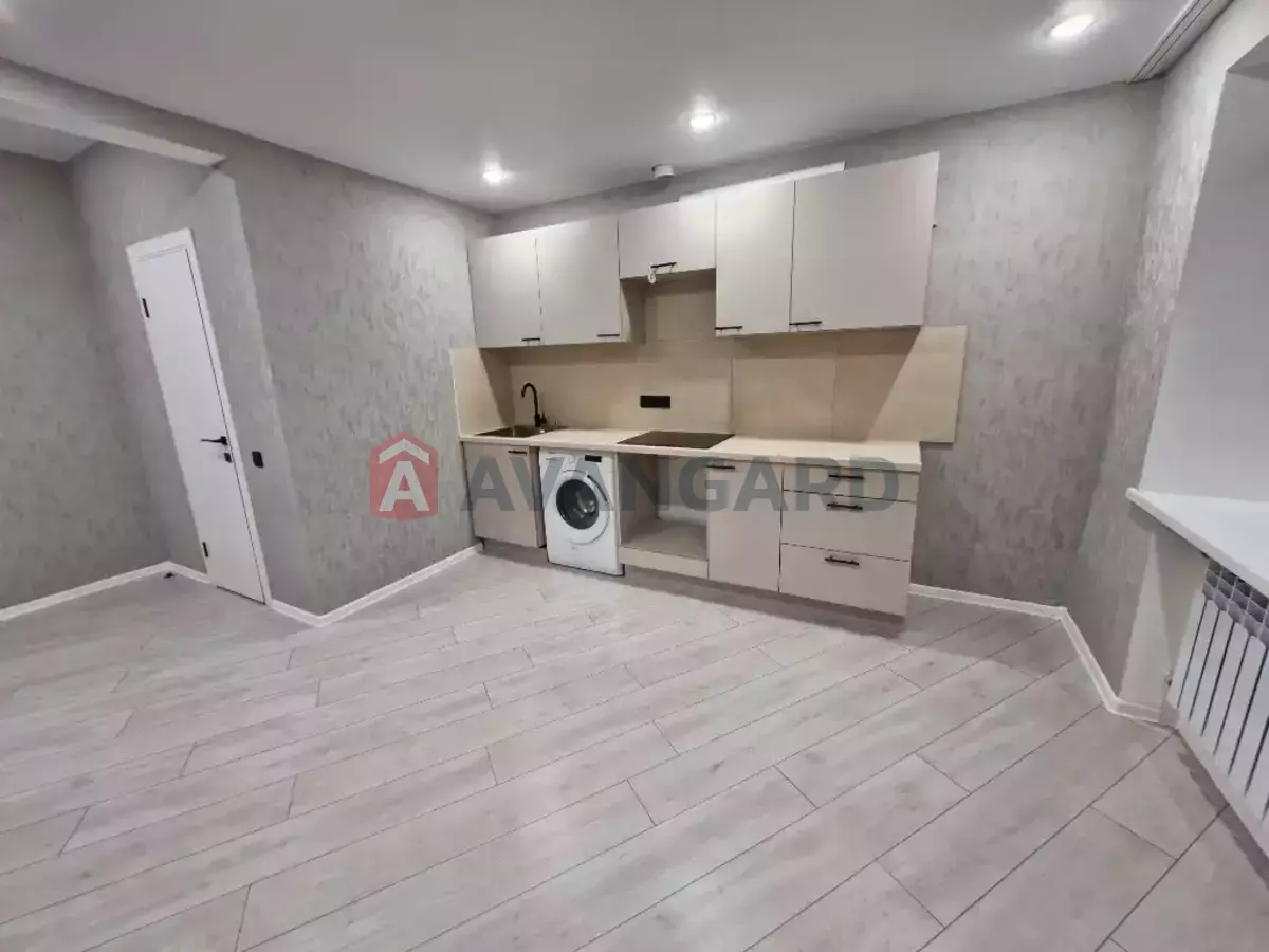 1 ��. ��������, 33/-/12 ��. �., 5/5 ������ ���� 3