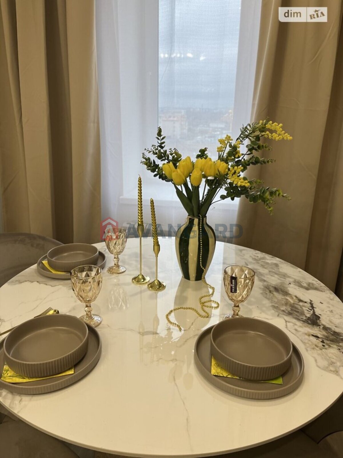 2 ����. ��������, 70/32/26 ��. �., 4/8 ���� ���� 20