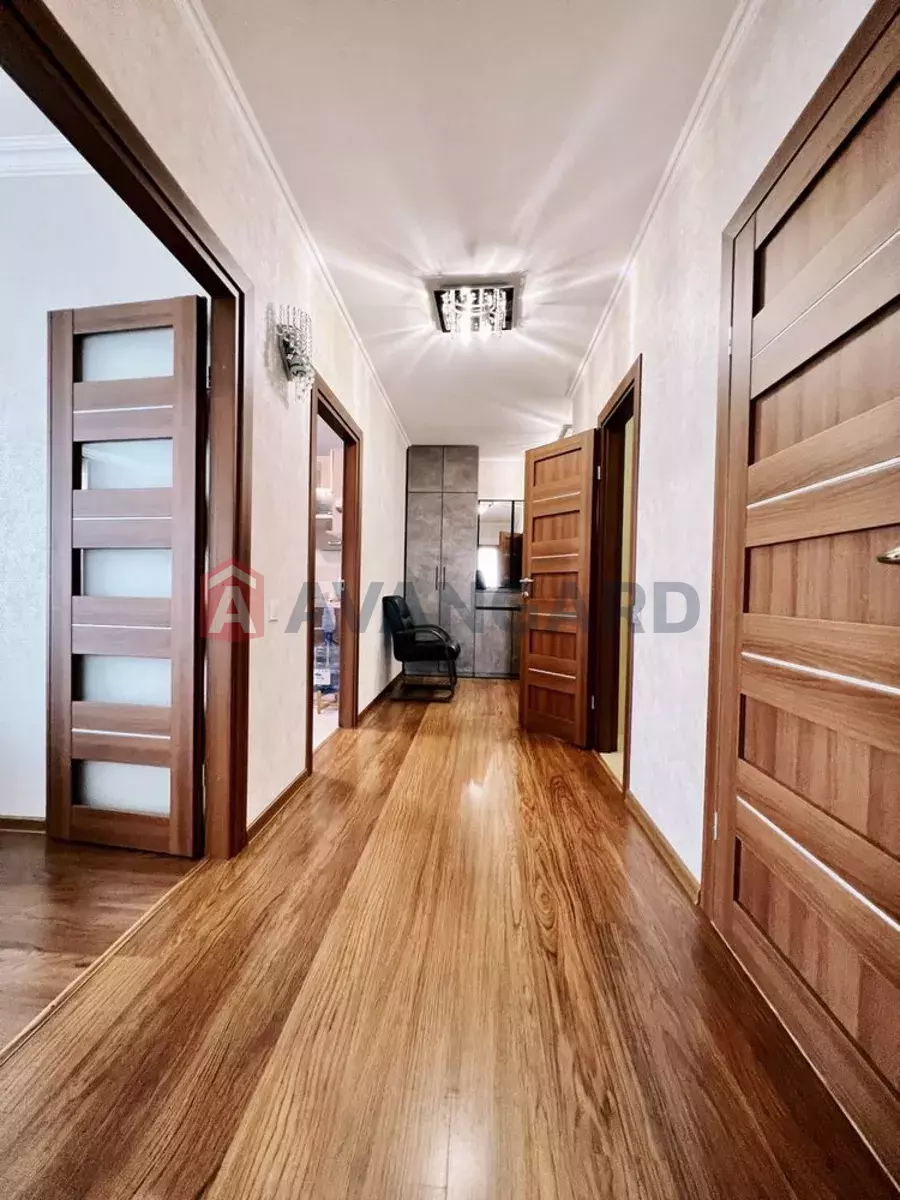 2 ��. ��������, 80/-/15 ��. �., 14/16 ������ ���� 17