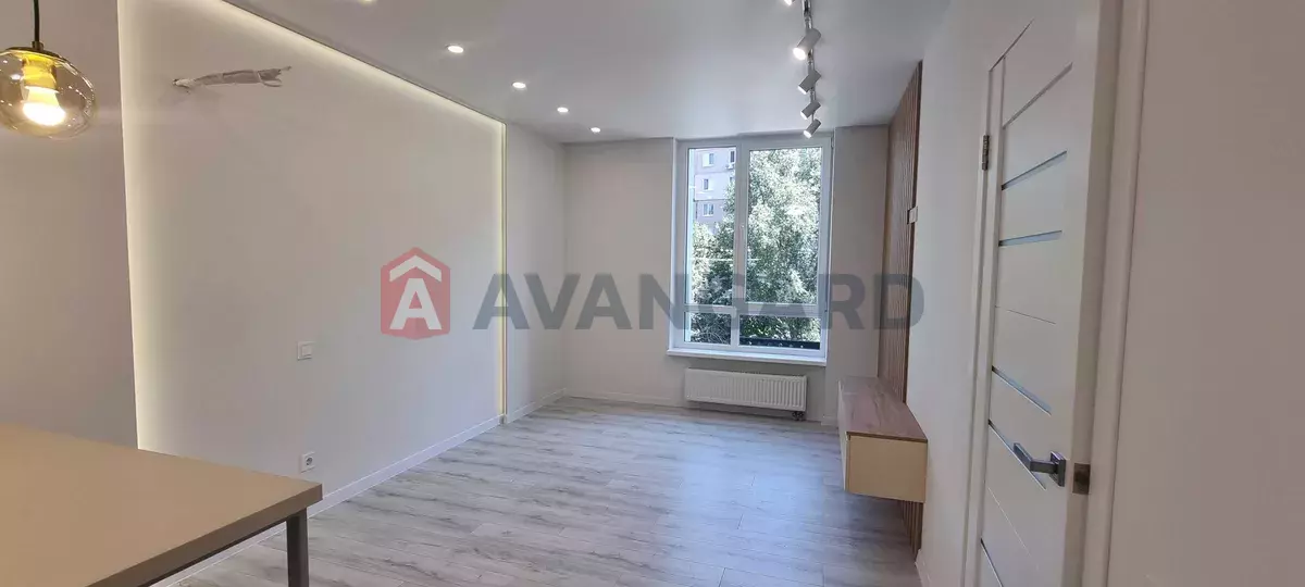 2 ����. ��������, 48/-/20 ��. �., 3/17 ���� ���� 8