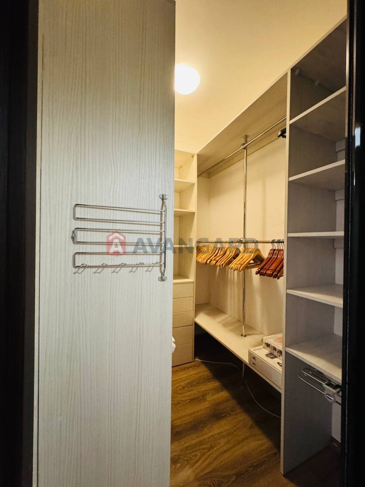 3 ��. ��������, 106.6/-/20 ��. �., 10/11 ������ ���� 15