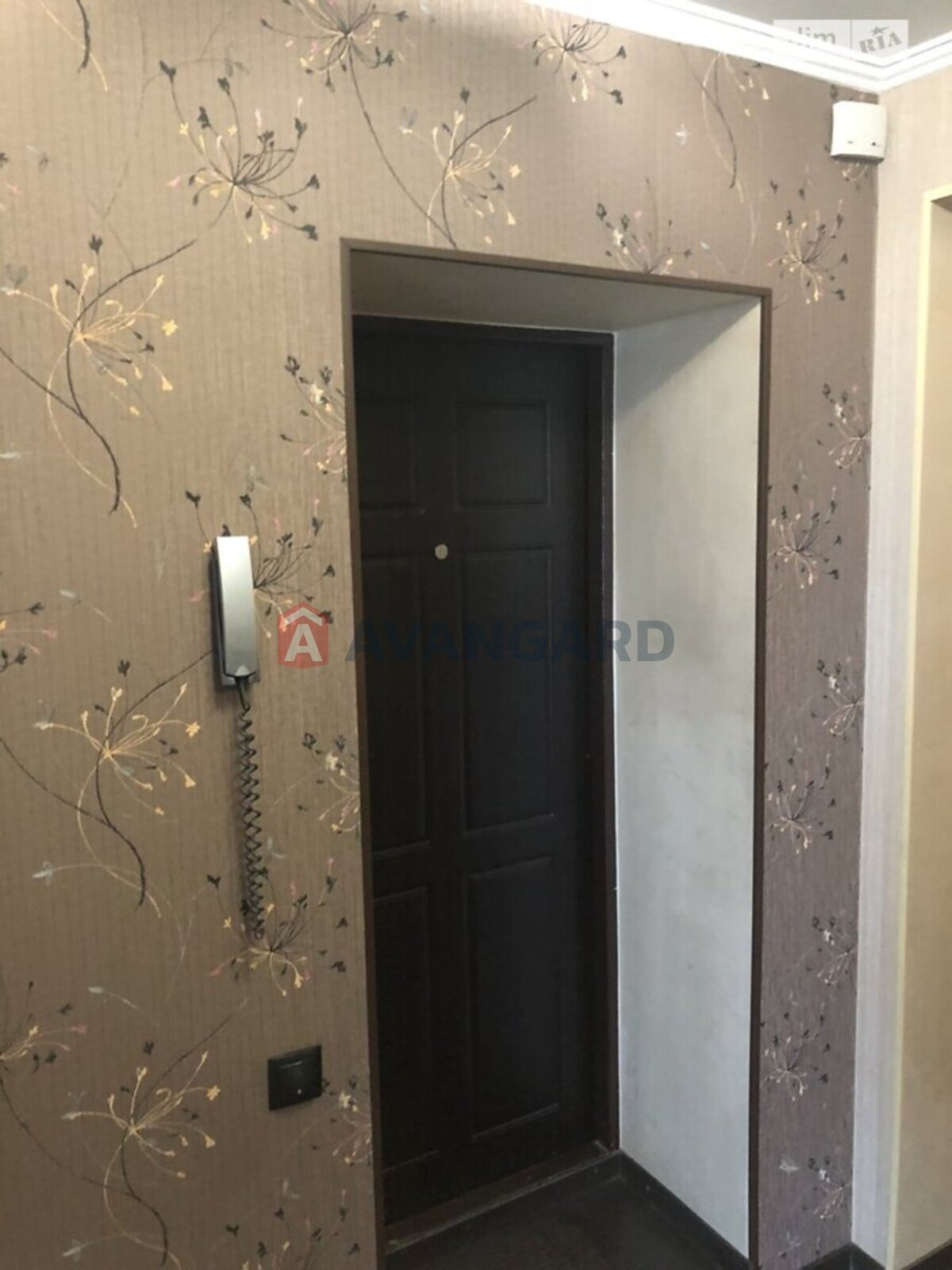 3 ��. ��������, 68/40/8 ��. �., 12/14 ������ ���� 1