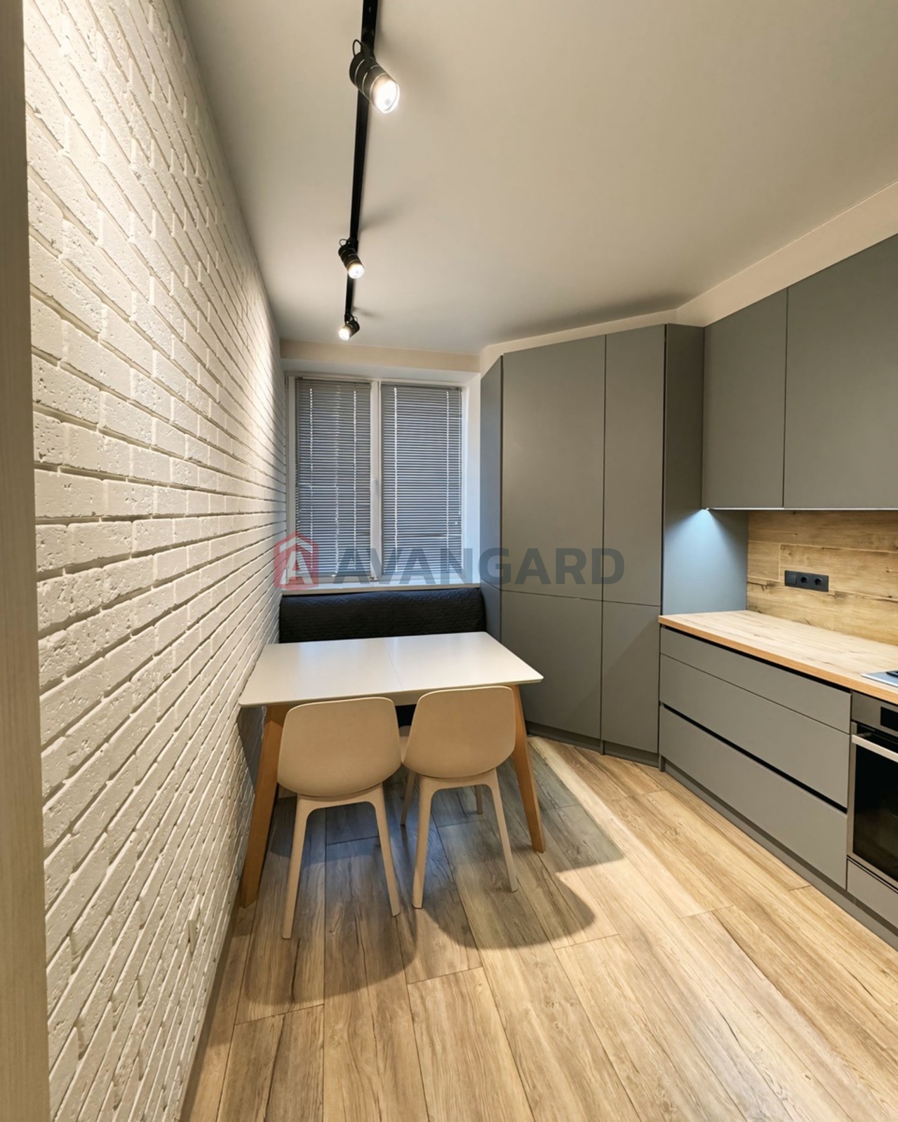 2 ��. ��������, 51/31/11 ��. �., 3/10 ������ ���� 4