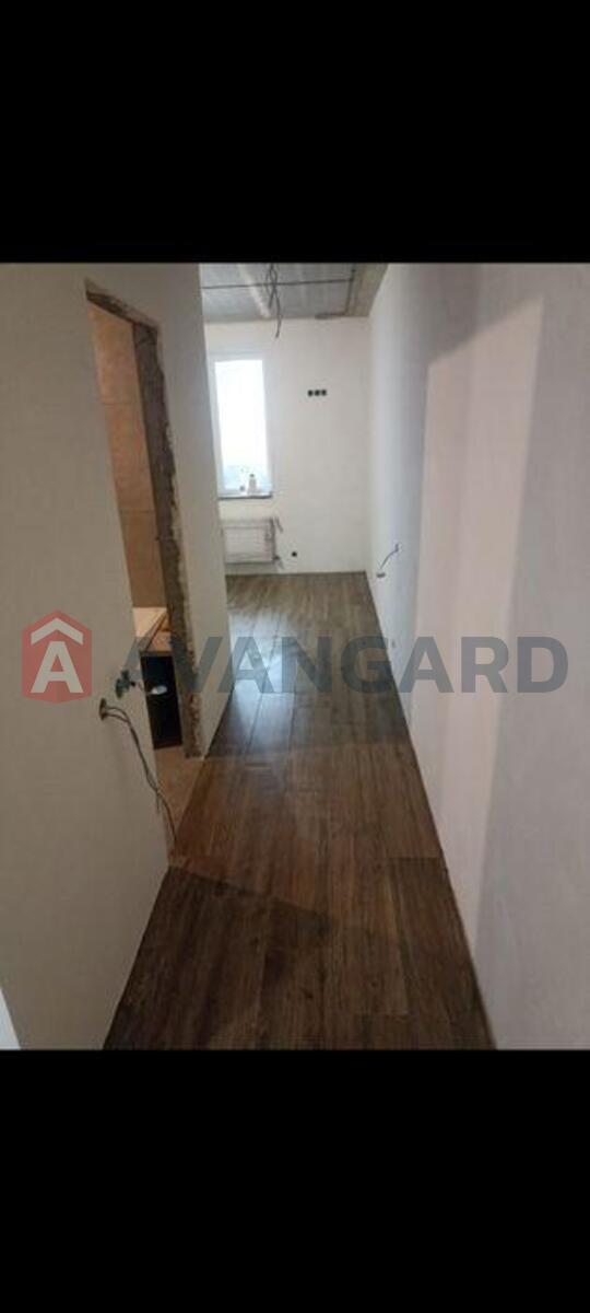 1 ��. ��������, 46/-/11 ��. �., 8/10 ������ ���� 2