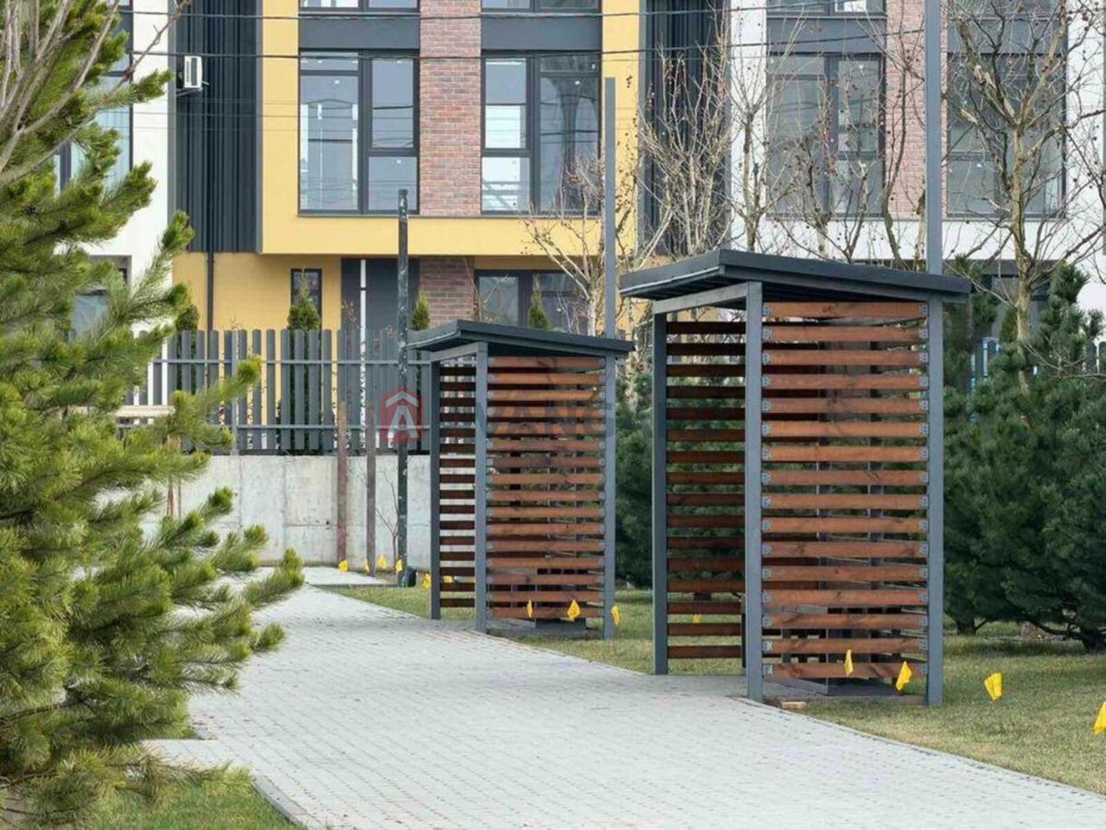 1 ��. ��������, 27/-/11 ��. �., 3/5 ������ ���� 8