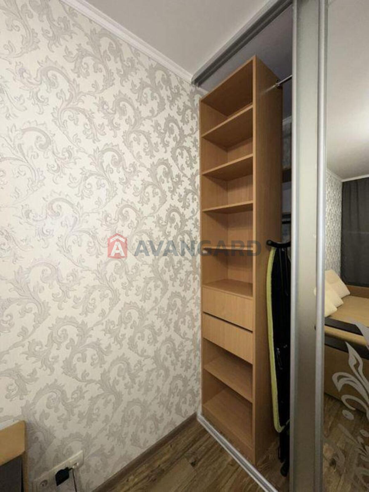 1 ��. ��������, 40/-/15 ��. �., 3/10 ������ ���� 14