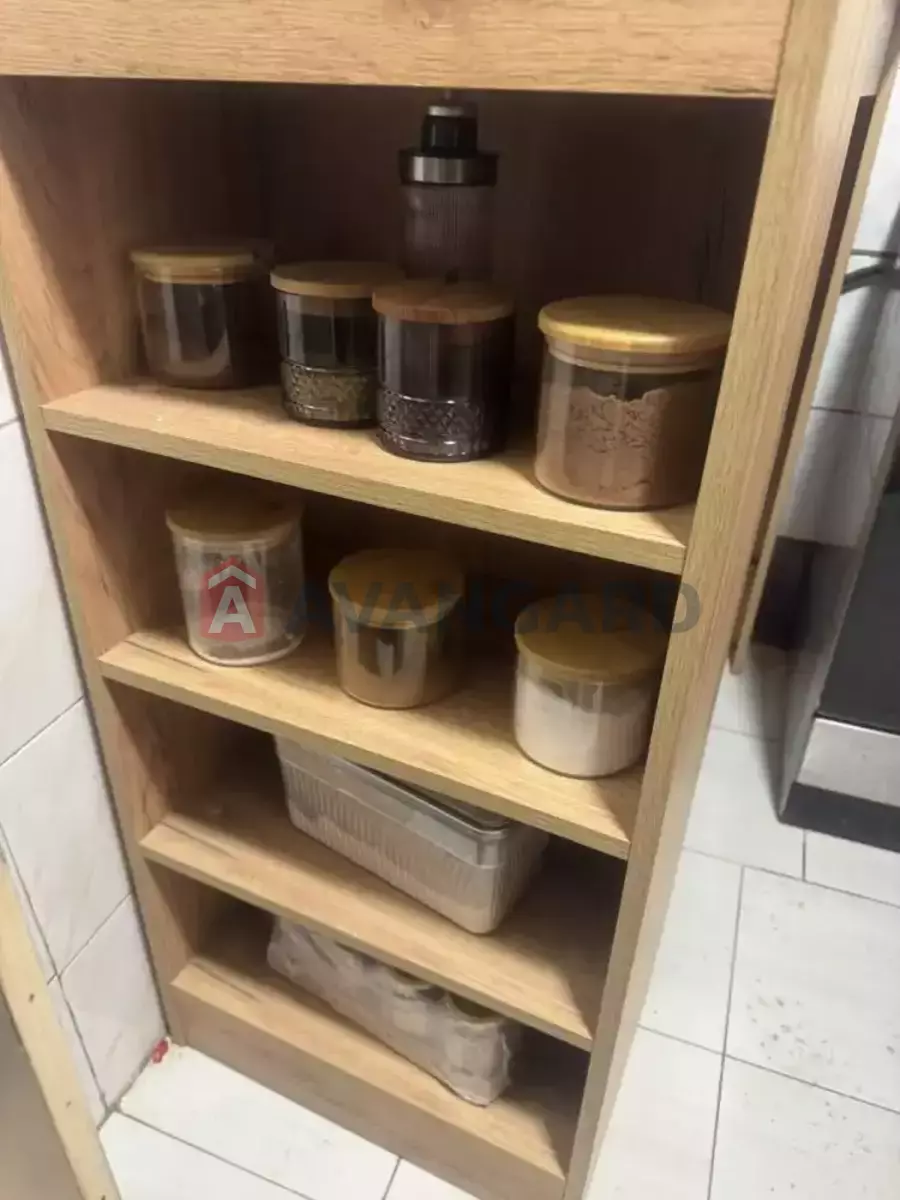 3 ��. ��������, 41/28/9 ��. �., 1/2 ������ ���� 10