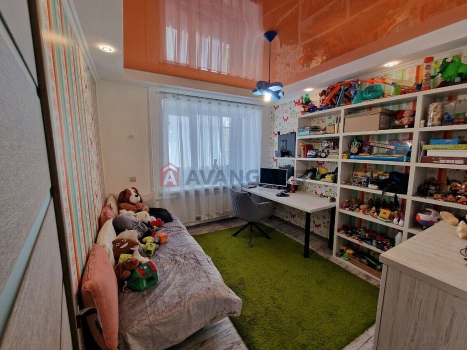 3 ��. ��������, 63/-/9 ��. �., 7/8 ������ ���� 8