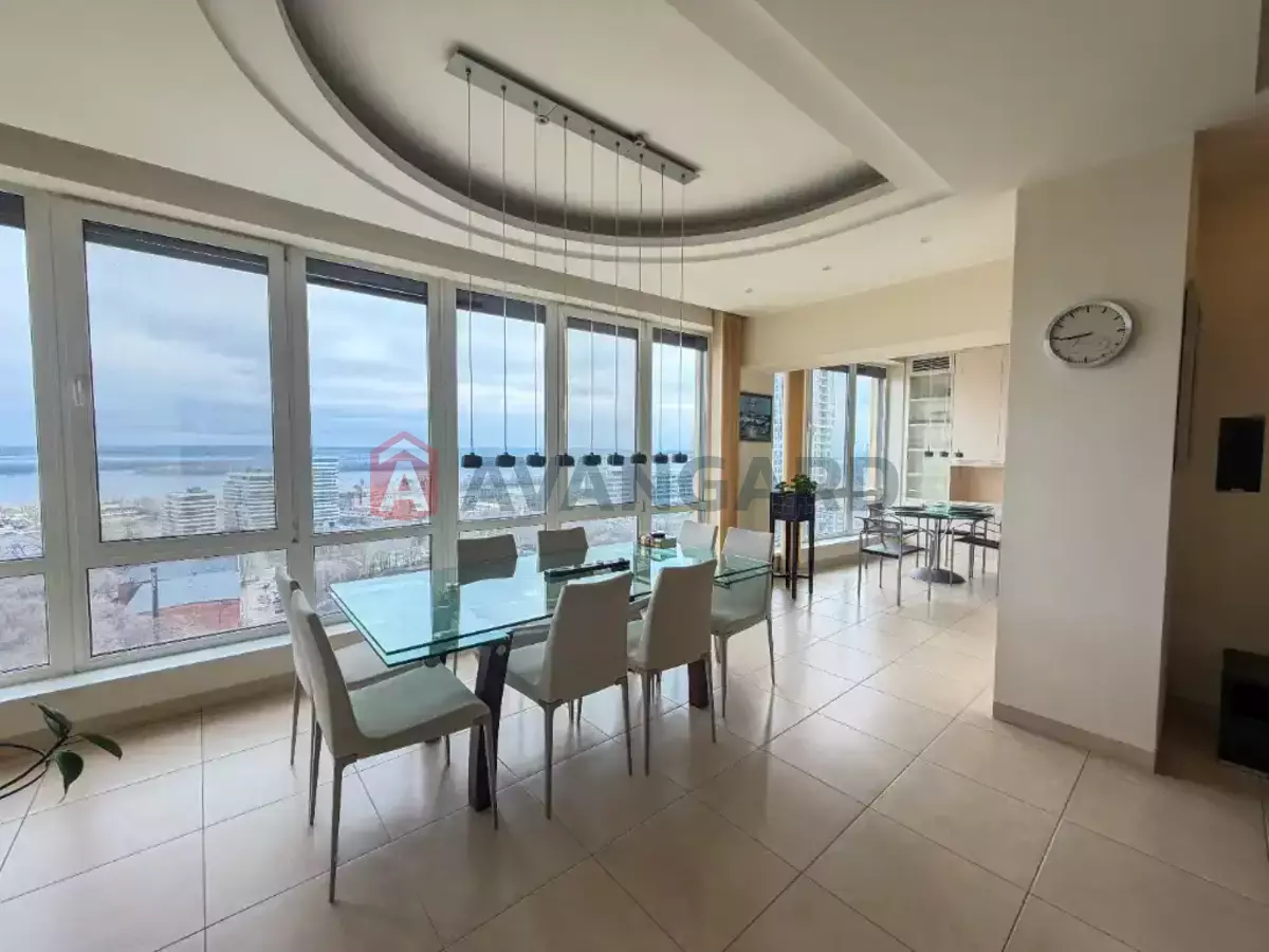 4 ��. ��������, 150/-/- ��. �., 8/14 ������ ���� 1