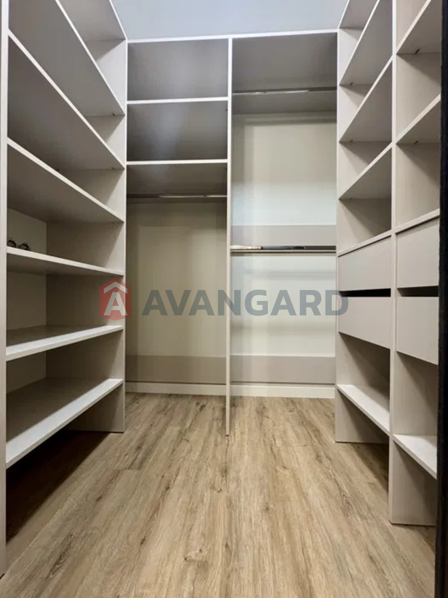 1 ��. ��������, 40/-/13 ��. �., 7/10 ������ ���� 10