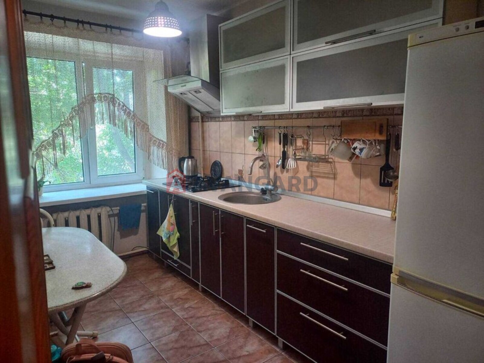 3 ��. ��������, 53/-/9 ��. �., 2/9 ������ ���� 8