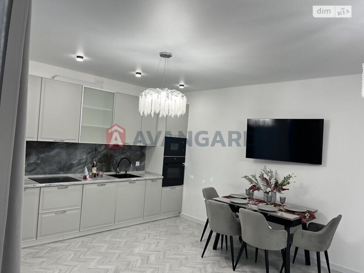 3 ��. ��������, 80,8/49,5/28.8 ��. �., 2/8 ������ ���� 12