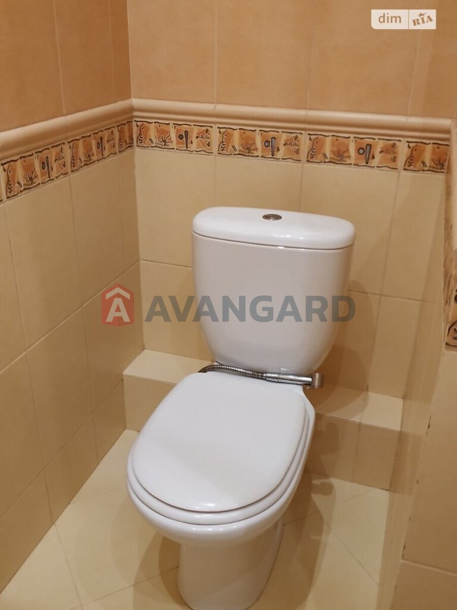 3 ����. ��������, 92.9/60.8/15.1 ��. �., 3/4 ���� ���� 20