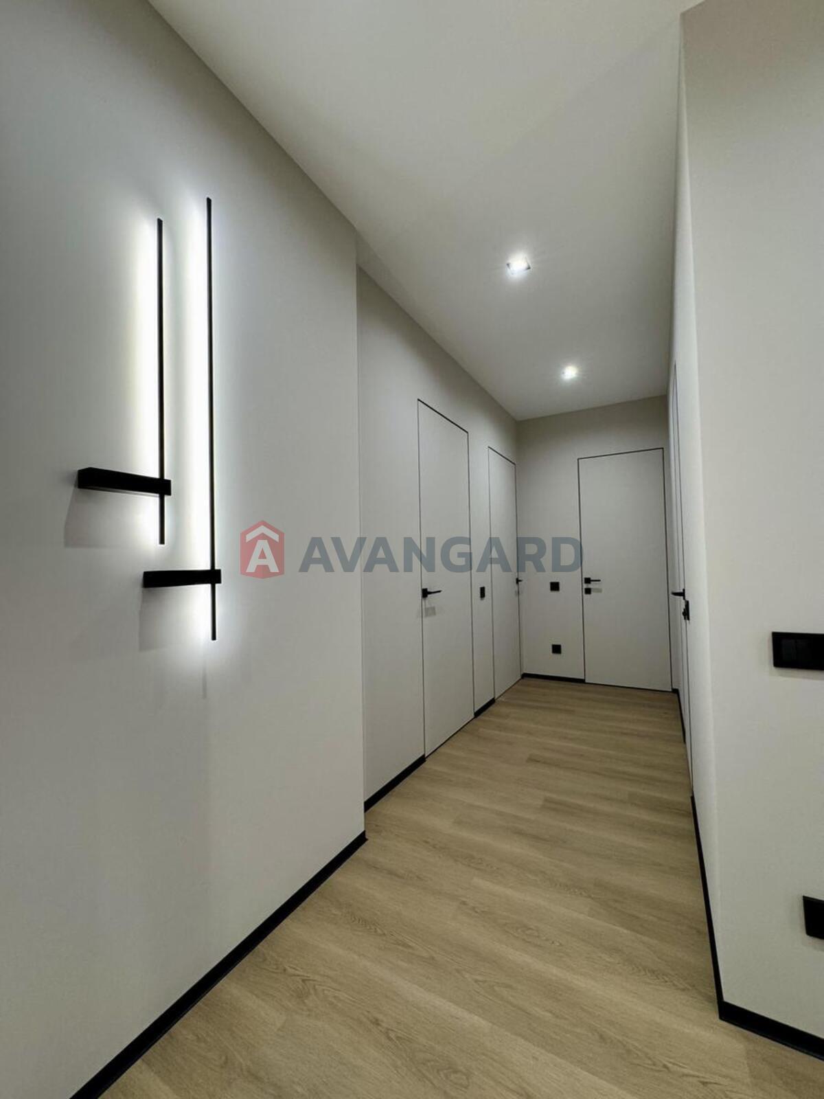 3 ��. ��������, 76/27/25 ��. �., 17/26 ������ ���� 6