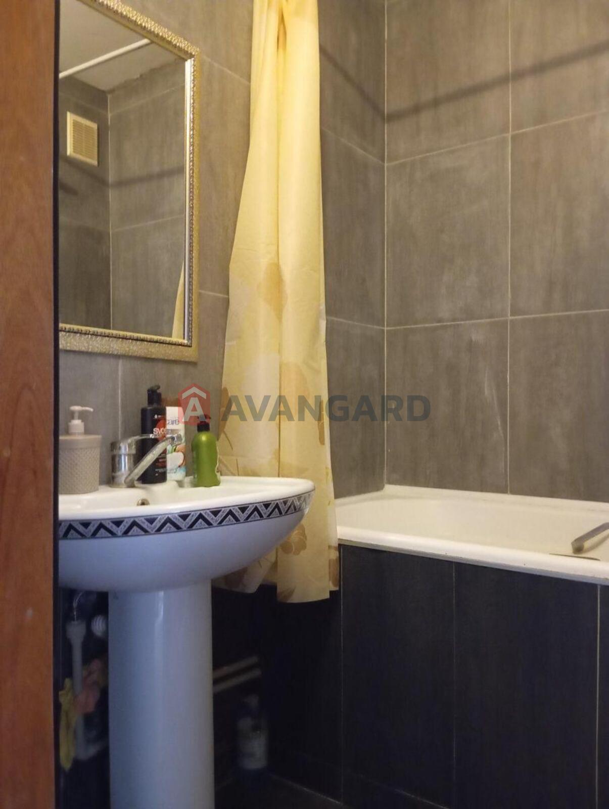 3 ��. ��������, 82/50/- ��. �., 10/16 ������ ���� 9