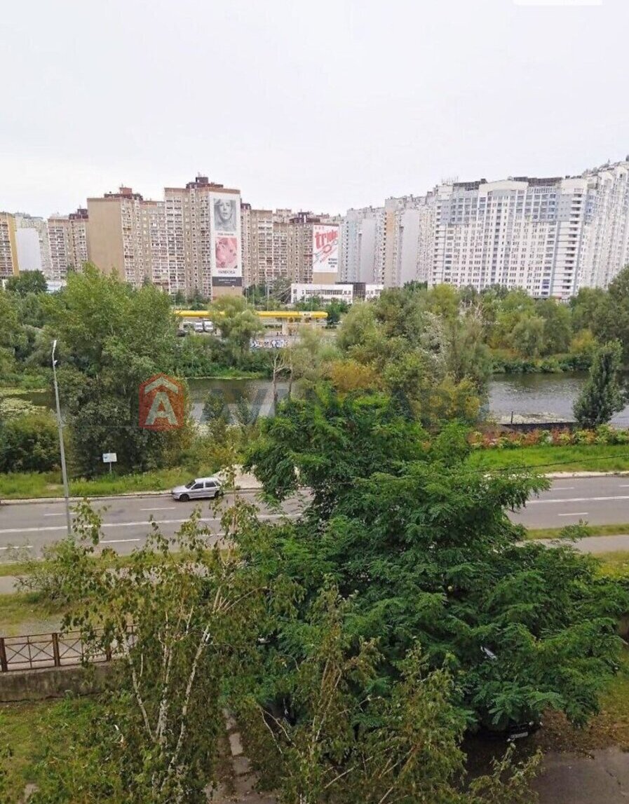 3 ��. ��������, 78/41/8 ��. �., 4/15 ������ ���� 14